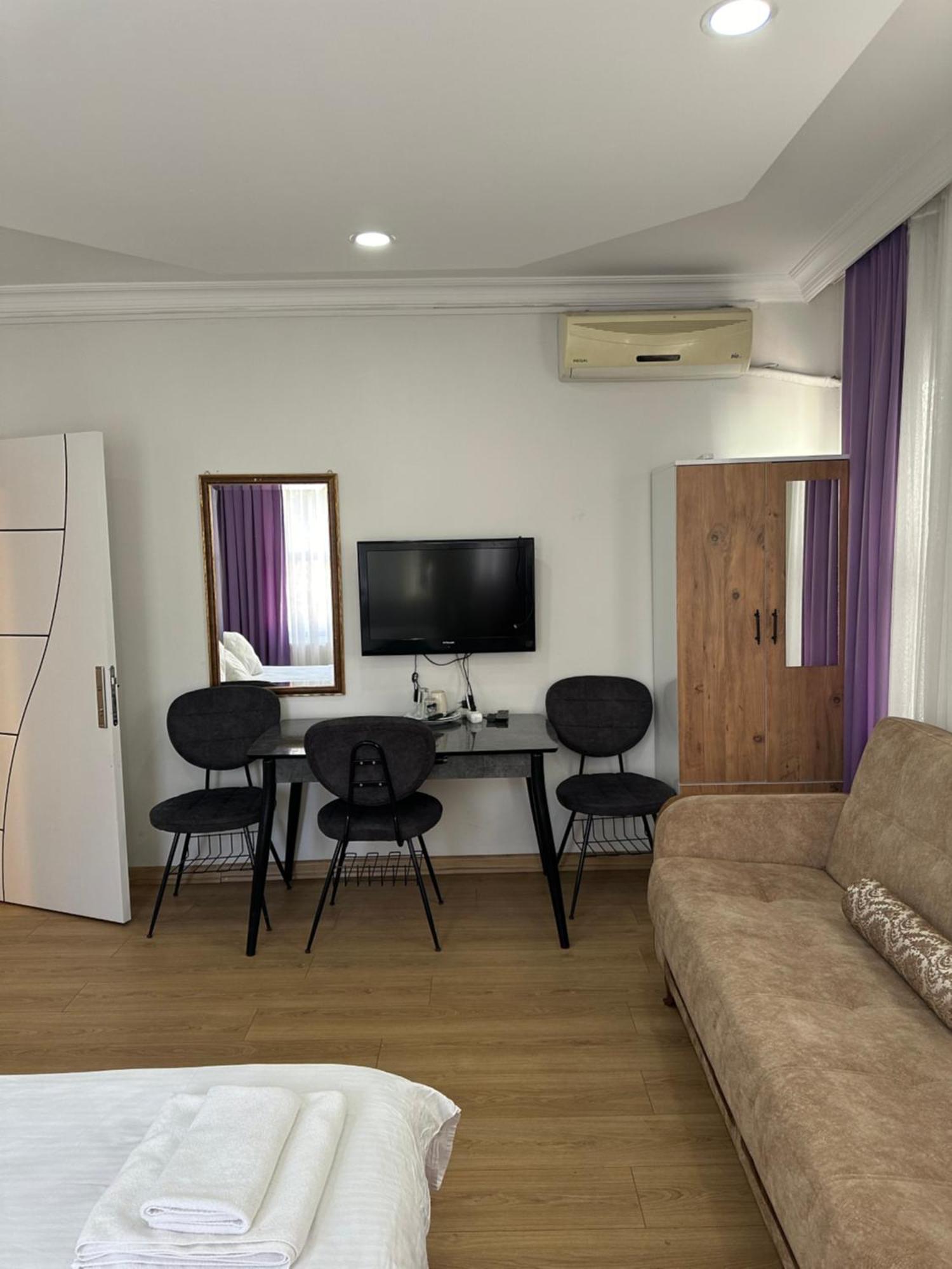 Otel Old House *